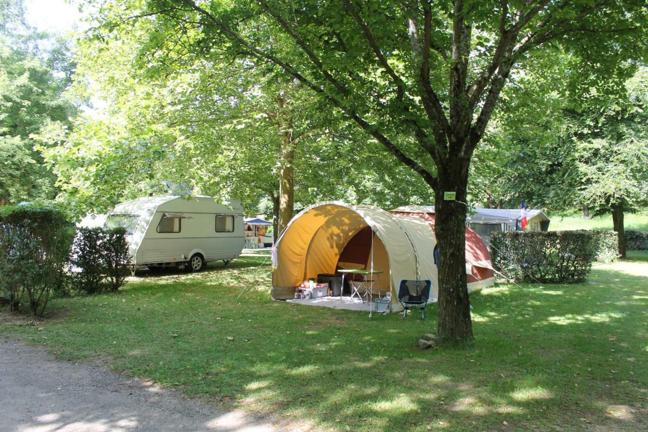 Отель Camping De Retourtour Ламастр Экстерьер фото